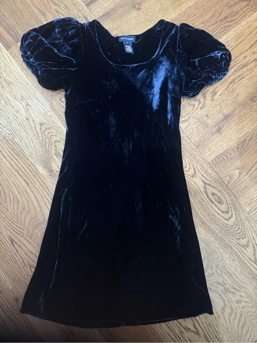 Ralph Lauren Kids Navy Velvet Puff-Sleeve Dress (I have an 8 and a 12) this is 8